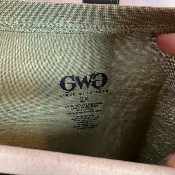 GWG Girls with Guns Green and Brown Deer T-Shirt, size 2X - Picture 2 of 8